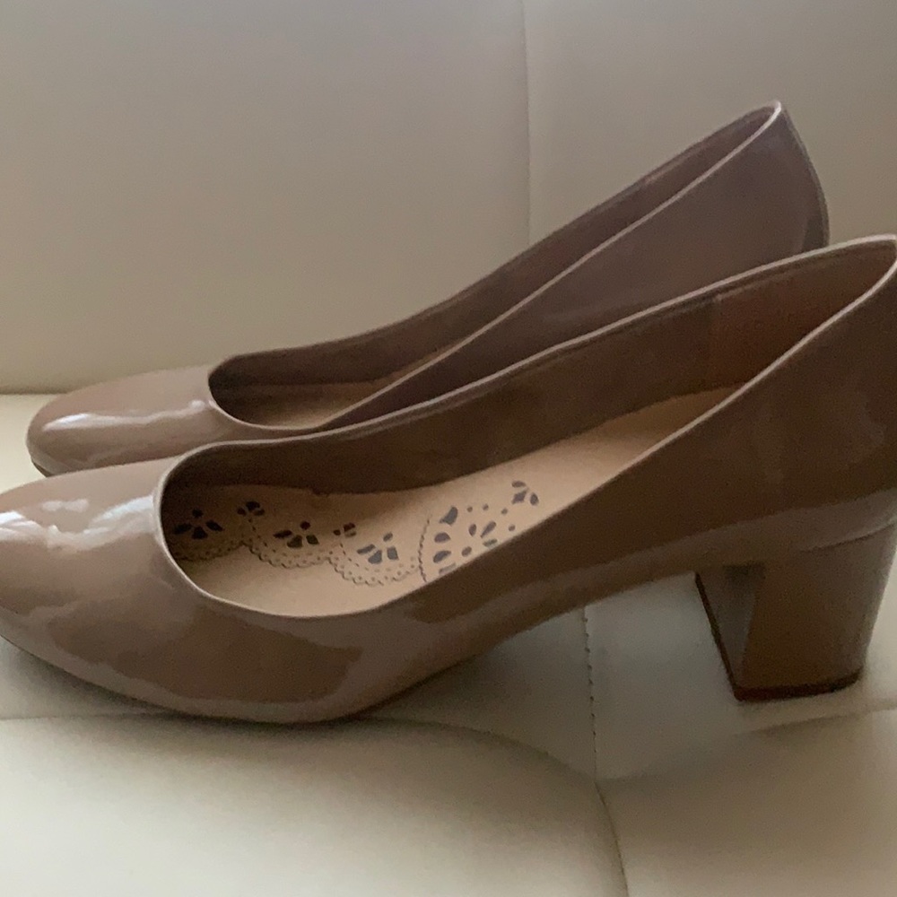 Brand new never worn nude shoes
